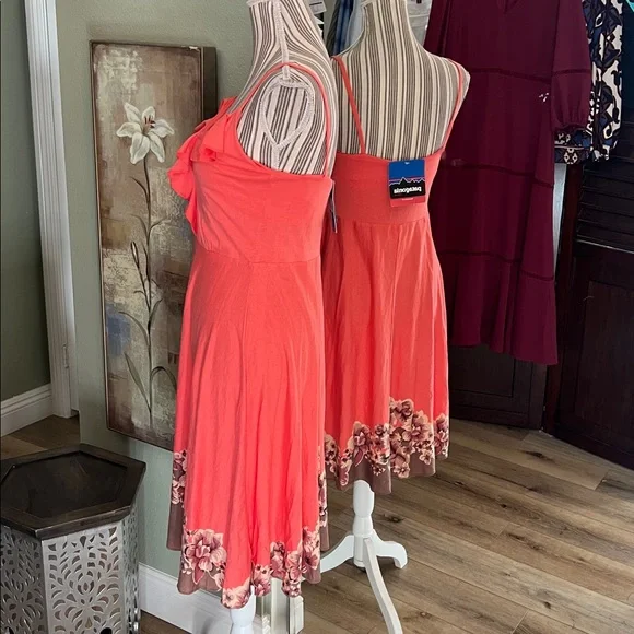 NWT. Patagonia, size M, Kamala Strapless Coral Dress - Picture 8 of 10